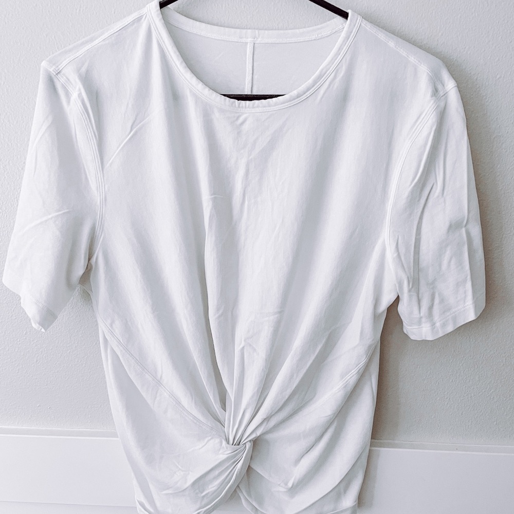 Rare Lululemon White Knotted Tee, size 6